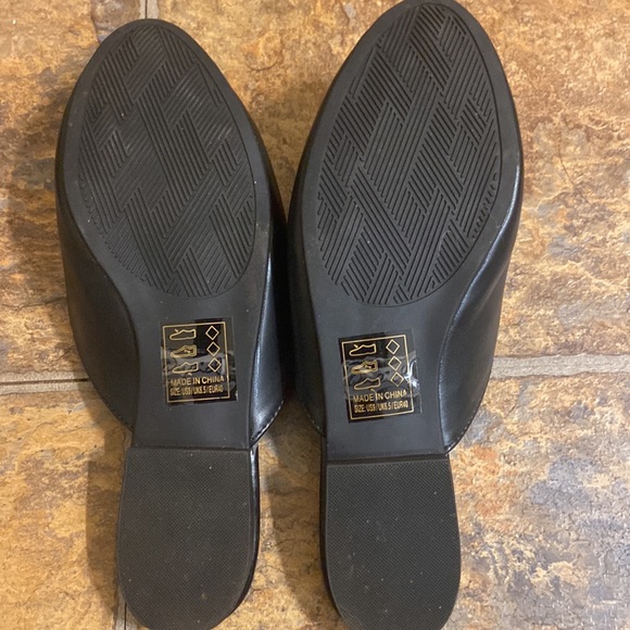 Black and Gild Loafers - Picture 3 of 4